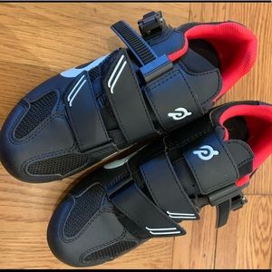 Size 40 Peloton Cycling Cleats-Like New